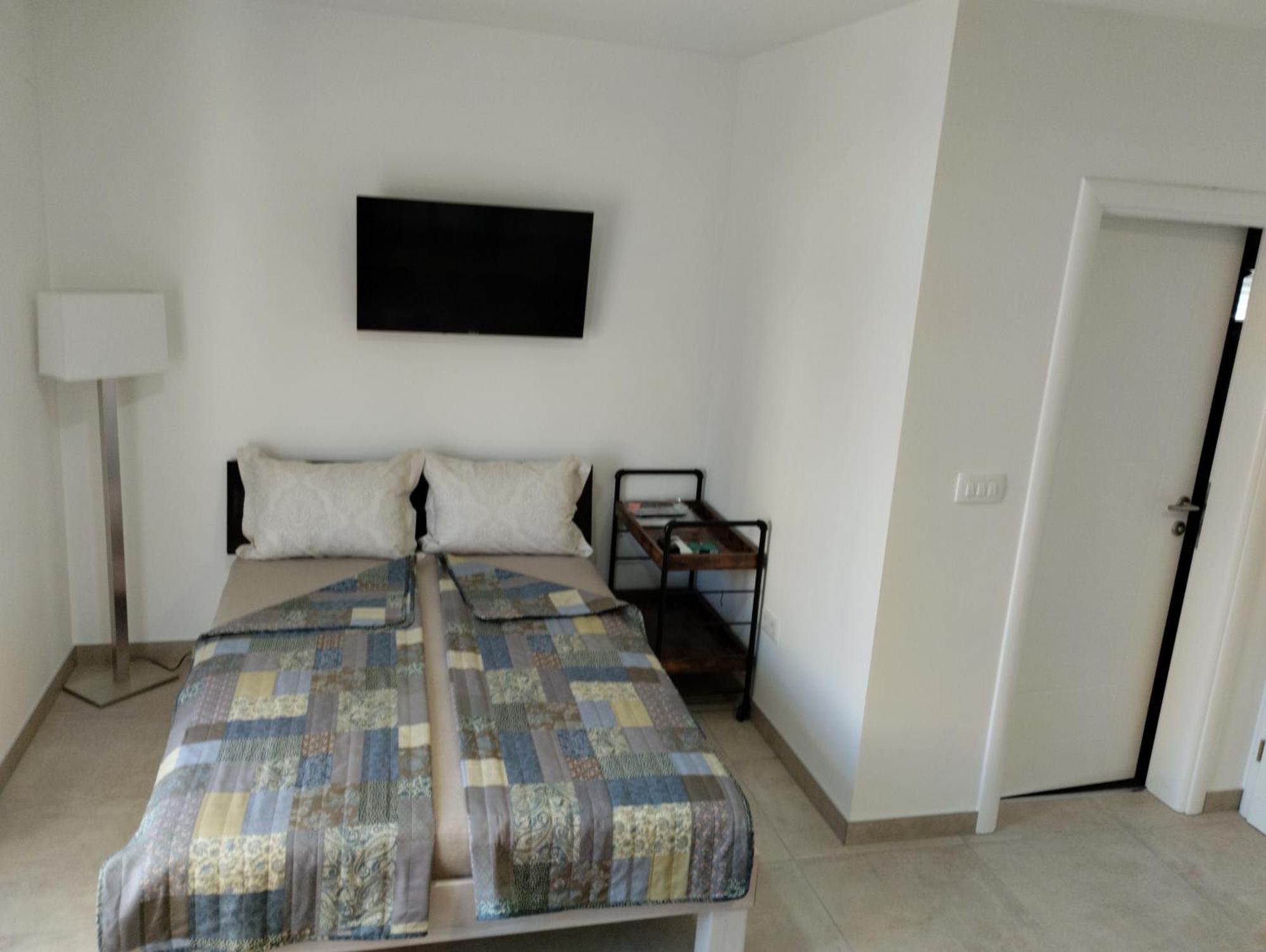 Iris Apartment Ivanica Exterior photo